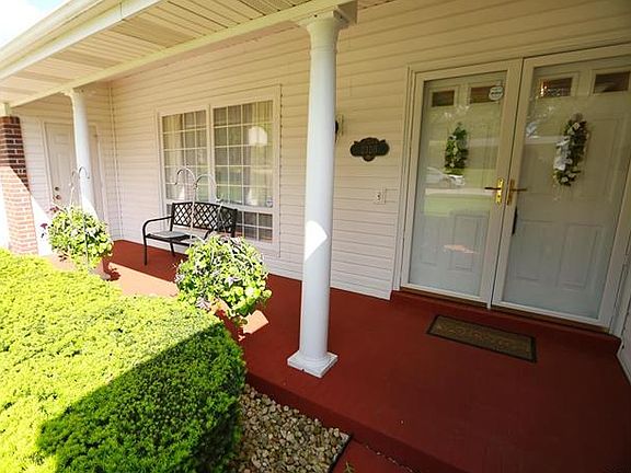 3rd image of 2320 Grassland Dr