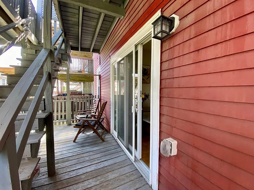 1 bed, 2.0 bath, 1182 sqft, $3,600 — Photo 2