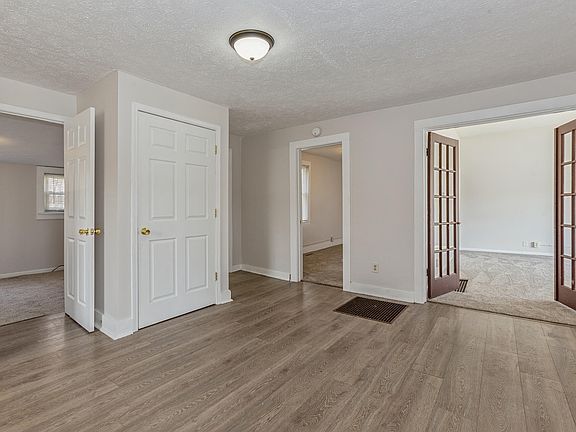 5th image of 309 N Red Bud Trl