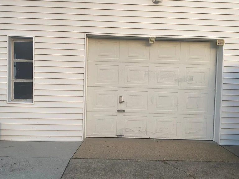 7968 Kenmore Dr — Photo 24