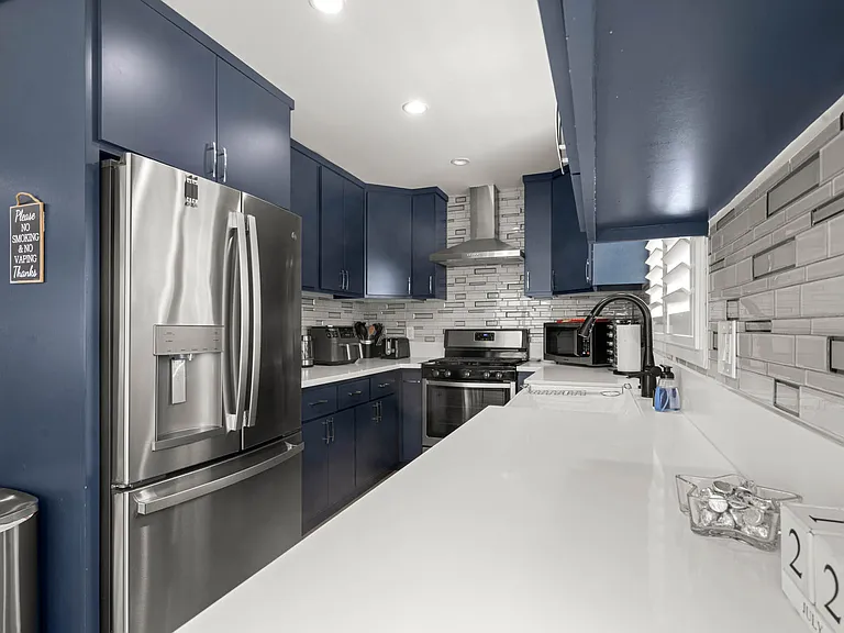 13730 Community St — Photo 55