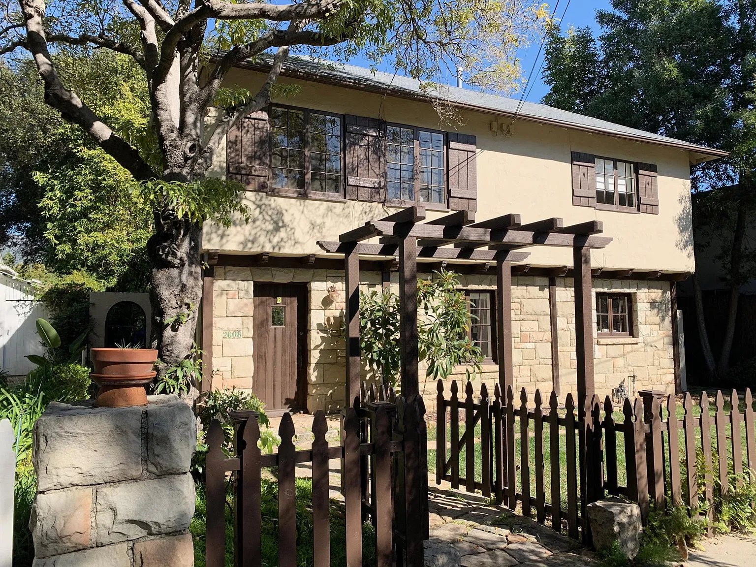 2 bed, 1000 sqft, $3,975 — Photo 1