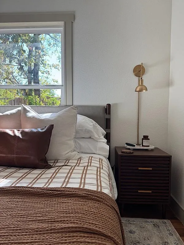 4 bed, 2.5 bath, 1611 sqft, $2,350 — Photo 3