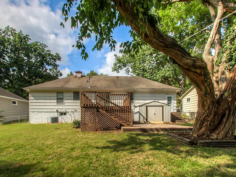 7747 Howe Dr — Photo 39