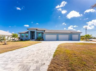 401 Albatross Rd, Rotonda West, FL 33947