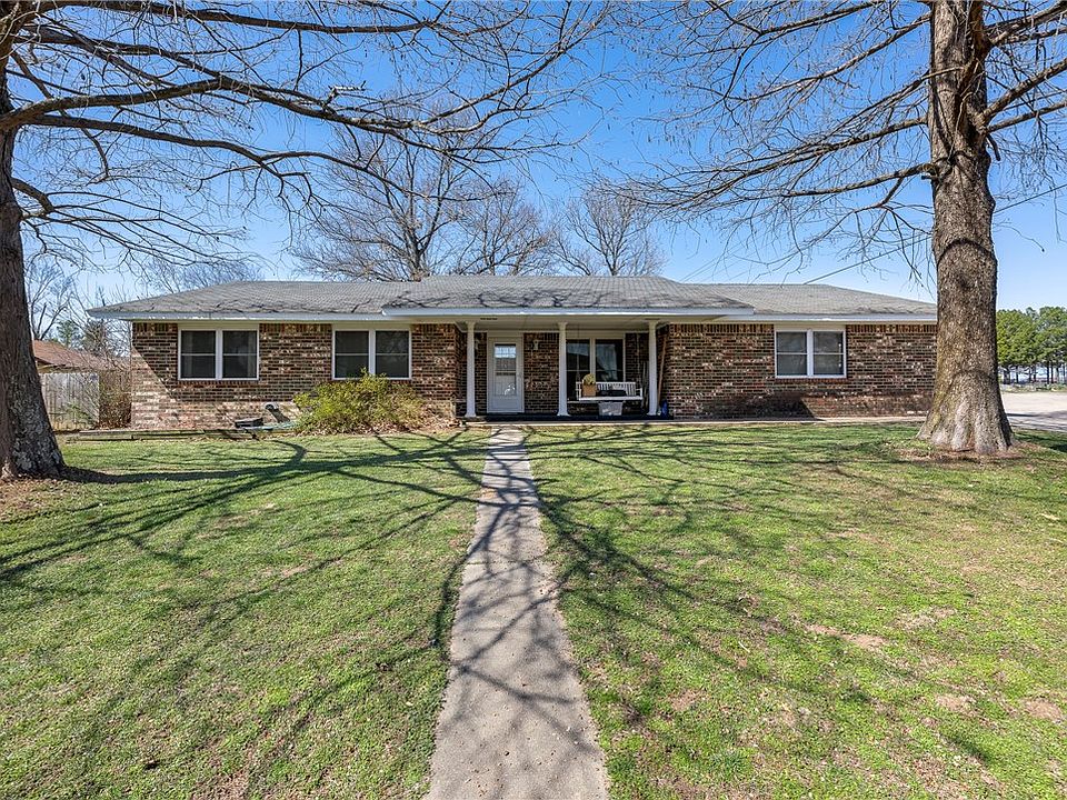 1st image of 708 Valley West Dr
