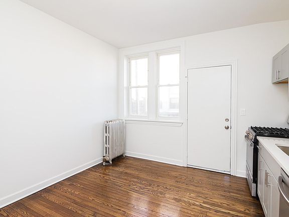 4th image of 6581 N Lakewood Ave #3