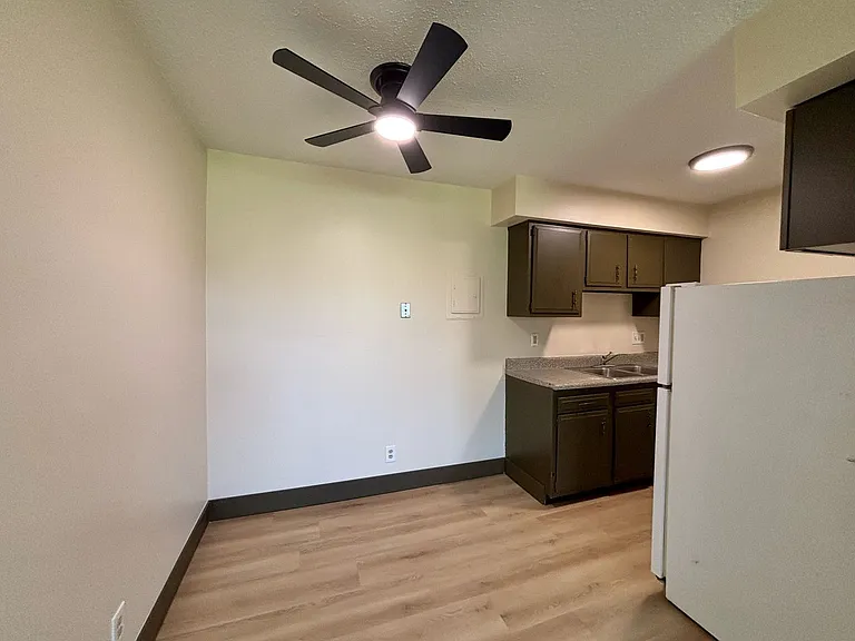 Breckenridge Davenport Apartments — Photo 110