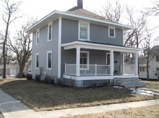 319 6th St SE, Independence, IA 50644