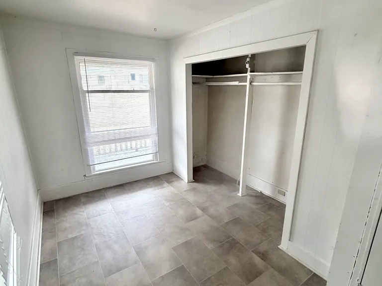 912 Pleasant St — Photo 5