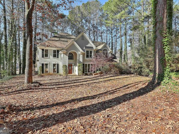 35 Spring Valley Ct, Newnan, GA 30265