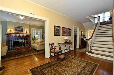 3rd image of 528 N Maple Ave