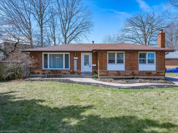 452 Wedgewood Dr, Burlington, ON L7L 4H8