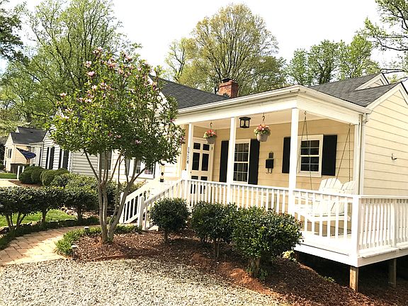 Front Porch w/ Swing