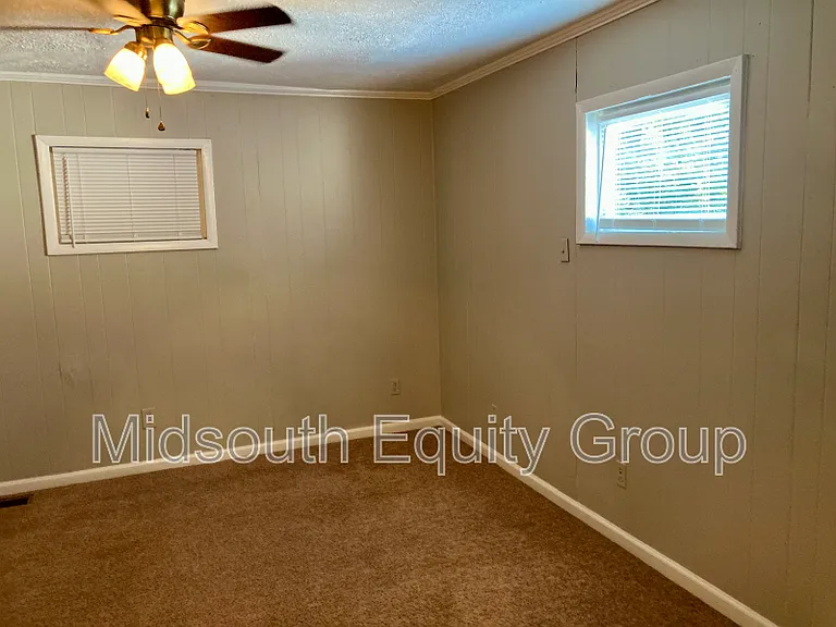 54 Monroe Ave — Photo 6