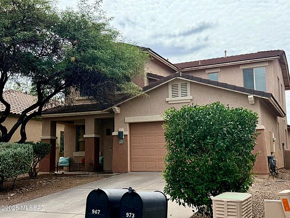 2nd image of 967 W Thornbush Pl