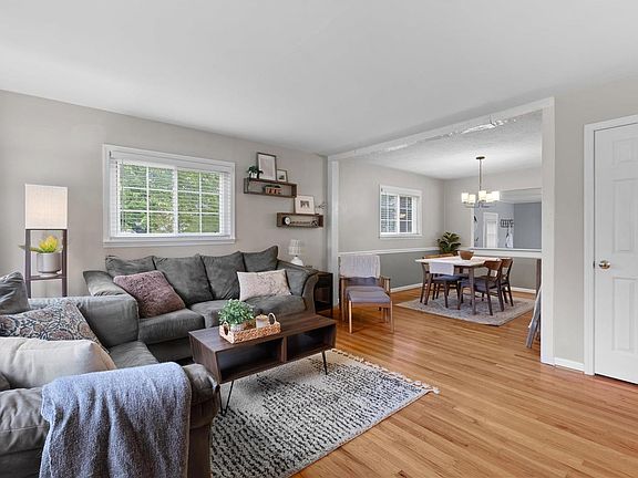 5th image of 6635 Lynbrook Dr