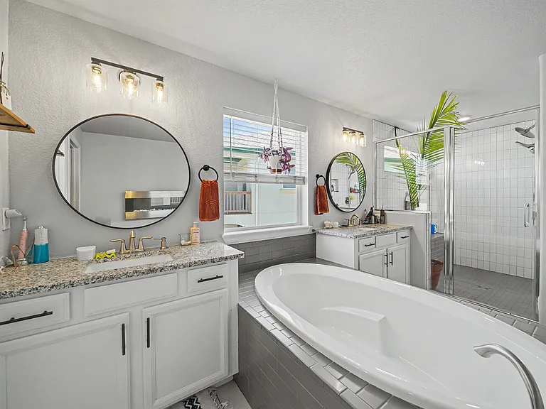6339 Knapp Dr — Photo 17