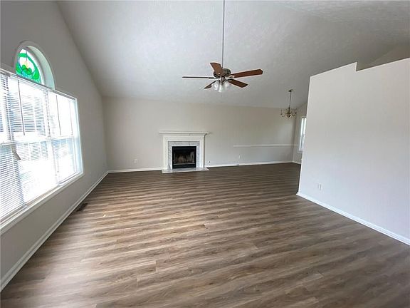 5th image of 405 Padens Valley Ct
