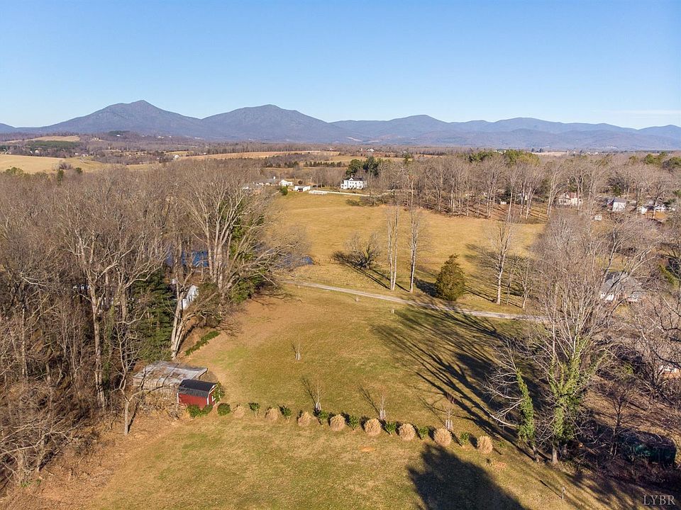 1st image of Lakeview Ln