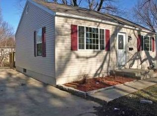 1305 Garden Ln, Champaign, IL