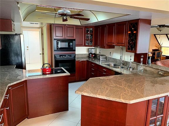 3rd image of 724 Bayway Blvd APT 3A