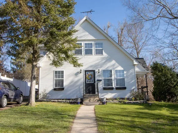 112 Seward St, Hudson, MI 49247