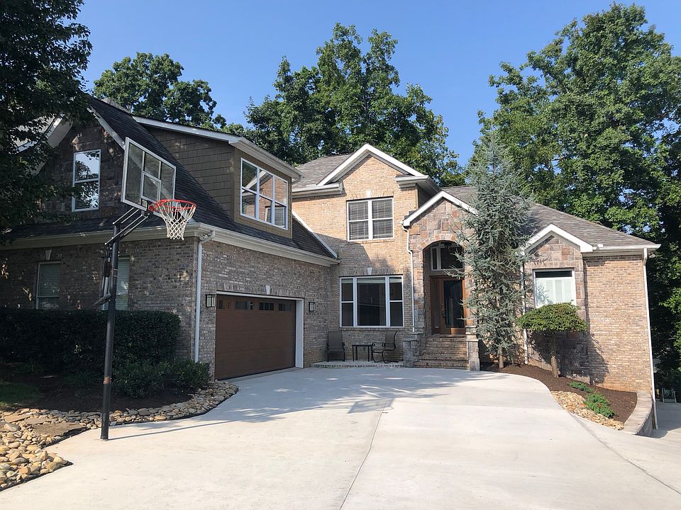 1st image of 901 Vista Oaks Ln