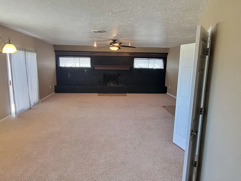 1515 S Abilene Ave — Photo 9