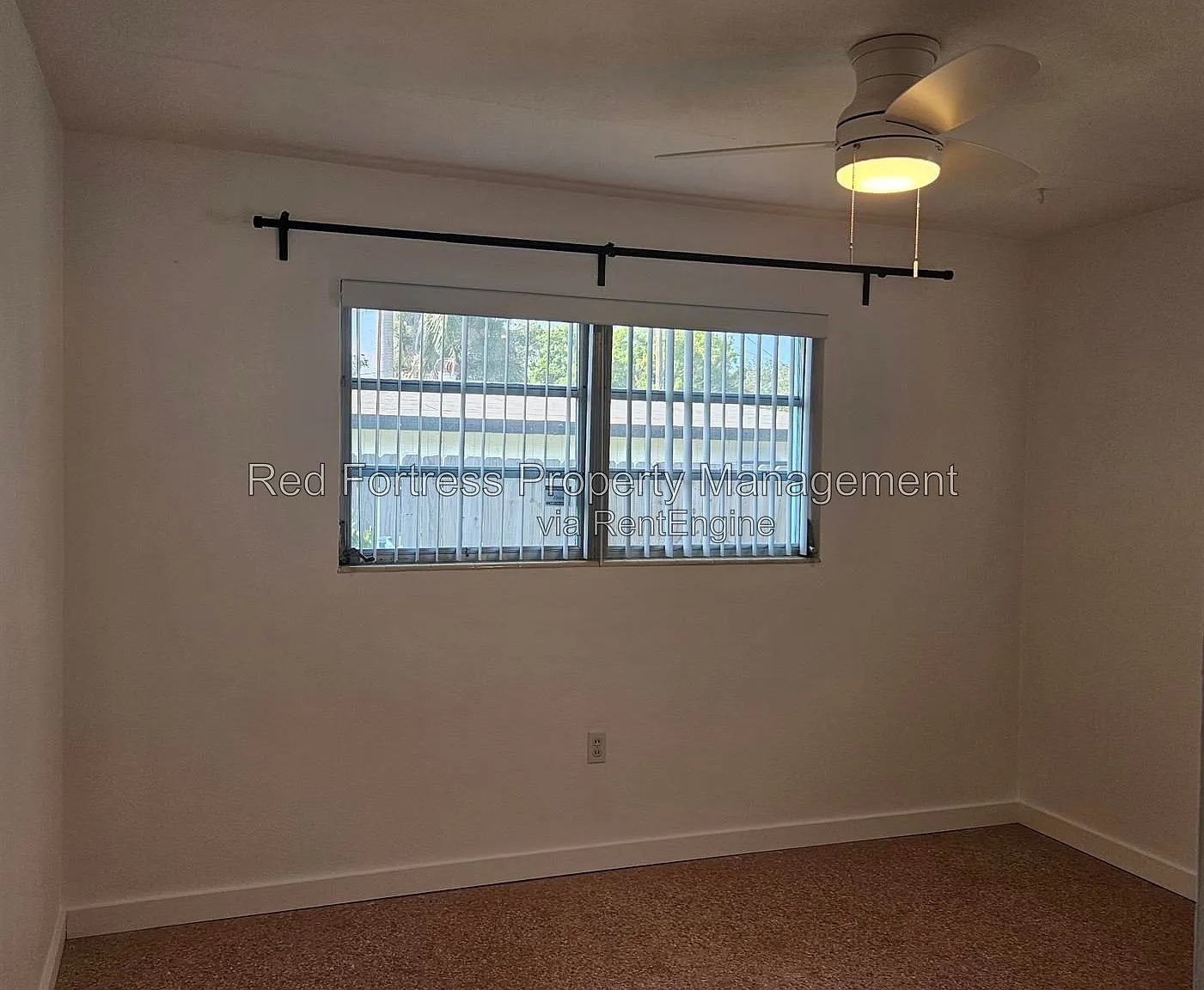 4 bed, 2.0 bath, 1648 sqft, $2,099 — Photo 2