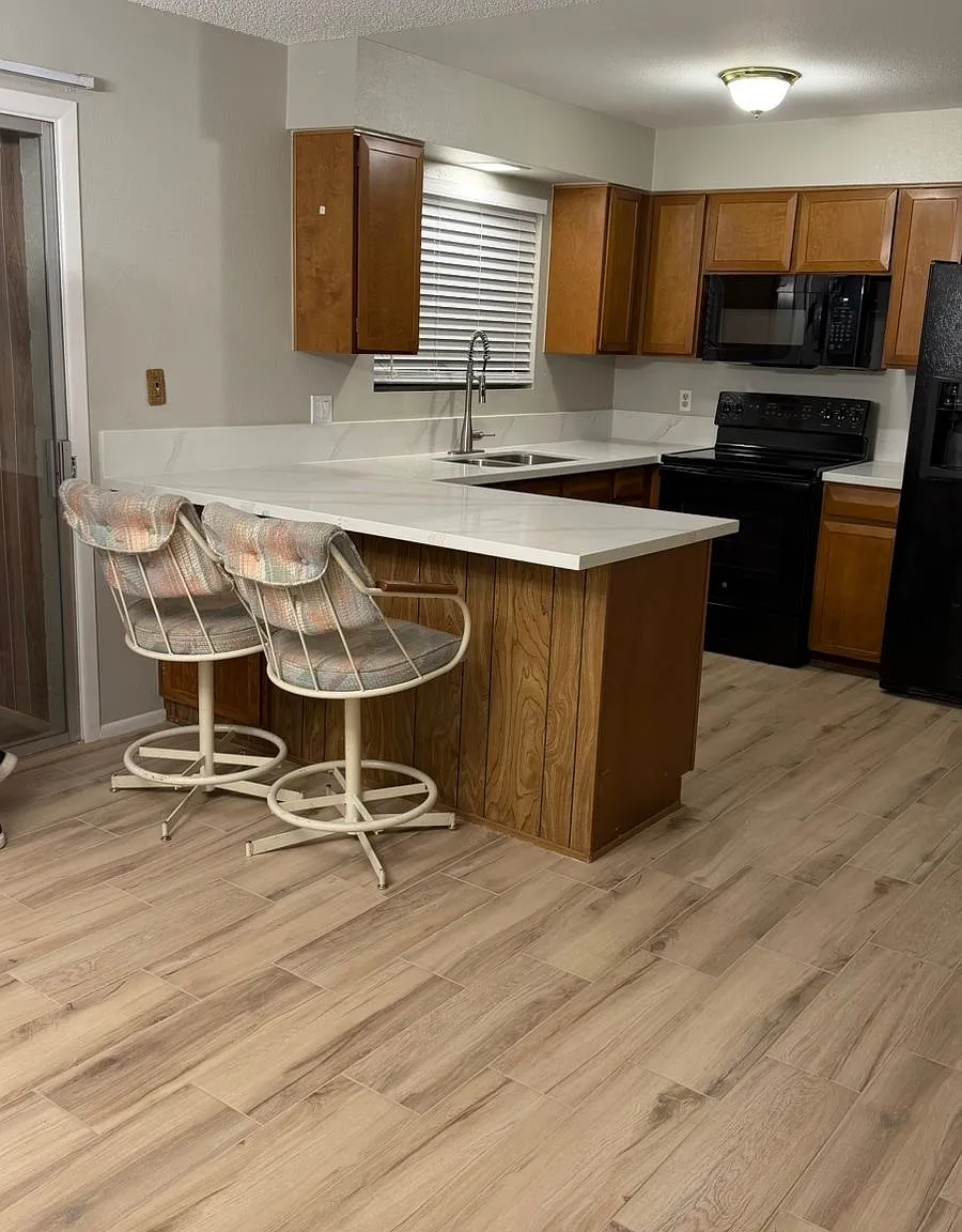 4 bed, 1890 sqft, $2,675 — Photo 4