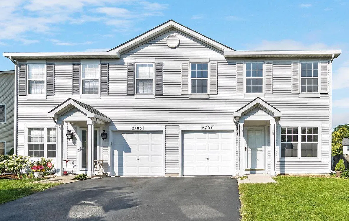 2707 River Bend Ln — Photo 1