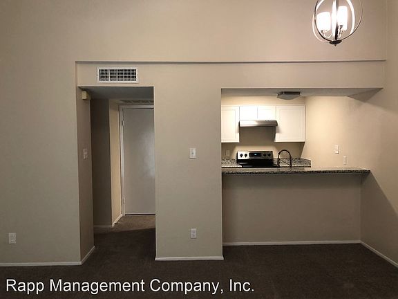 3rd image of 7084 N Holiday Dr