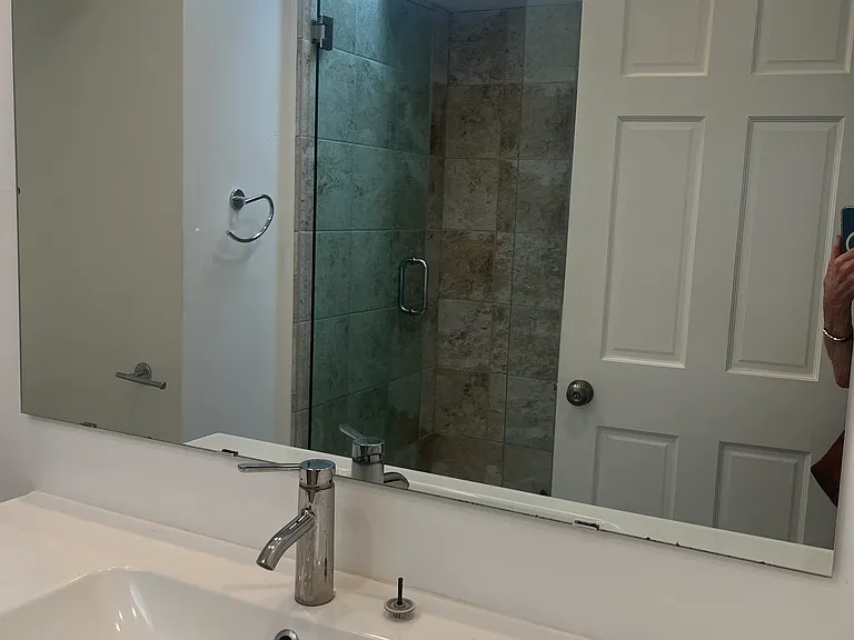 SECOND FULL BATHROOM