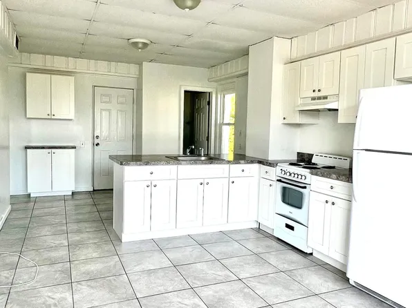 (undisclosed Address), Bay Shore, NY 11706