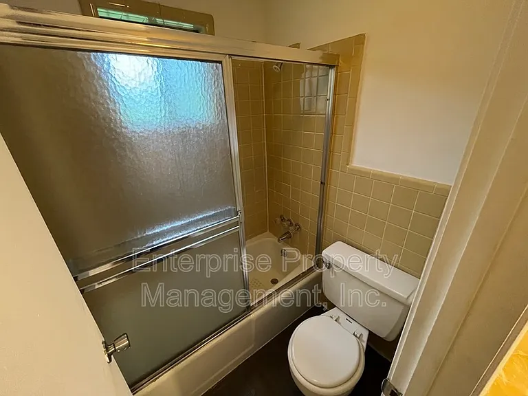 829 Alida Ave — Photo 11