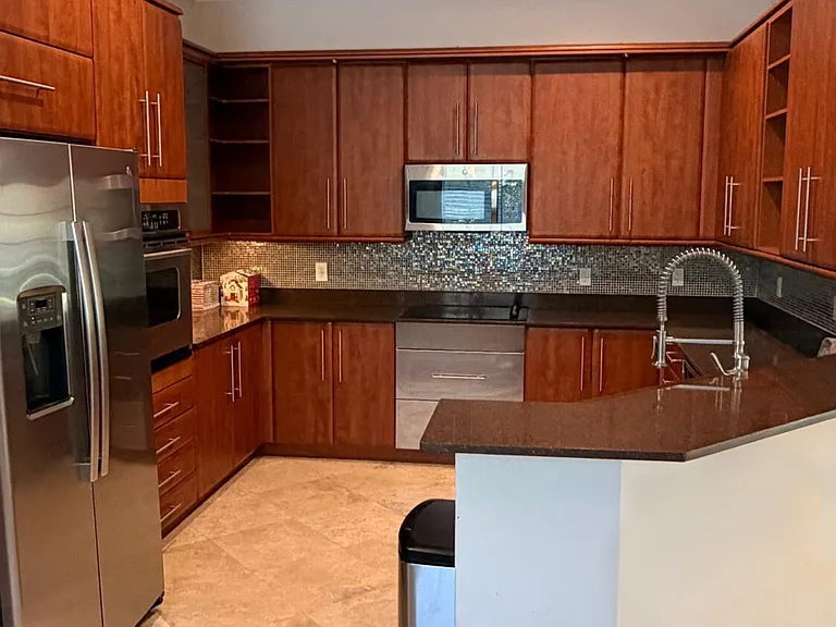 210 NE 69th Cir — Photo 12
