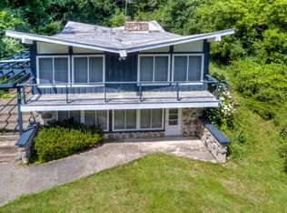 W348S5041 Waterville Rd, Dousman, WI 53118