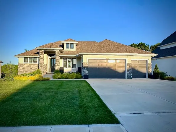 10139 N Kansas Ct, Kansas City, MO 64155