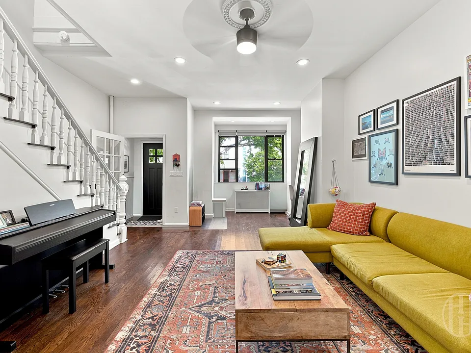 46 E 3rd St #1