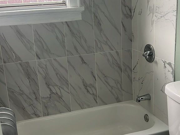 3rd image of 274 S 8th St Floor 3