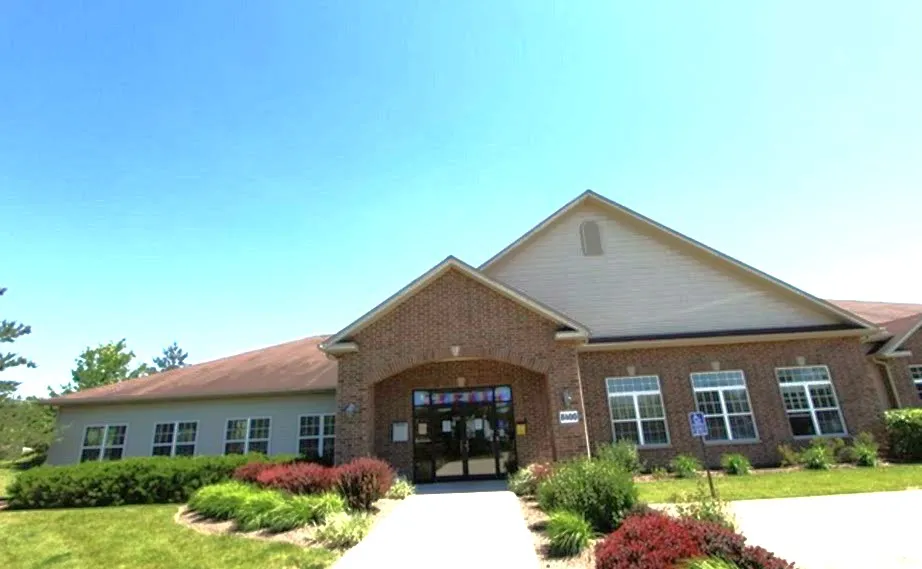 Club House - 320 Cunat Blvd #3