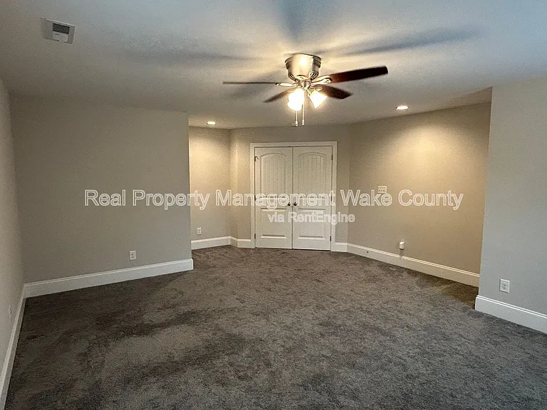 5412 Robbins Dr — Photo 31