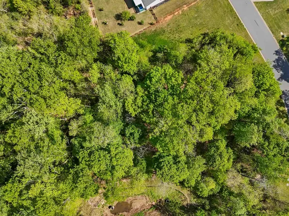 106 Modesto Ln, Simpsonville, SC 29681