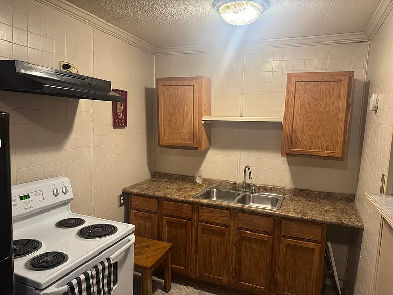121 Jolivette St — Photo 5