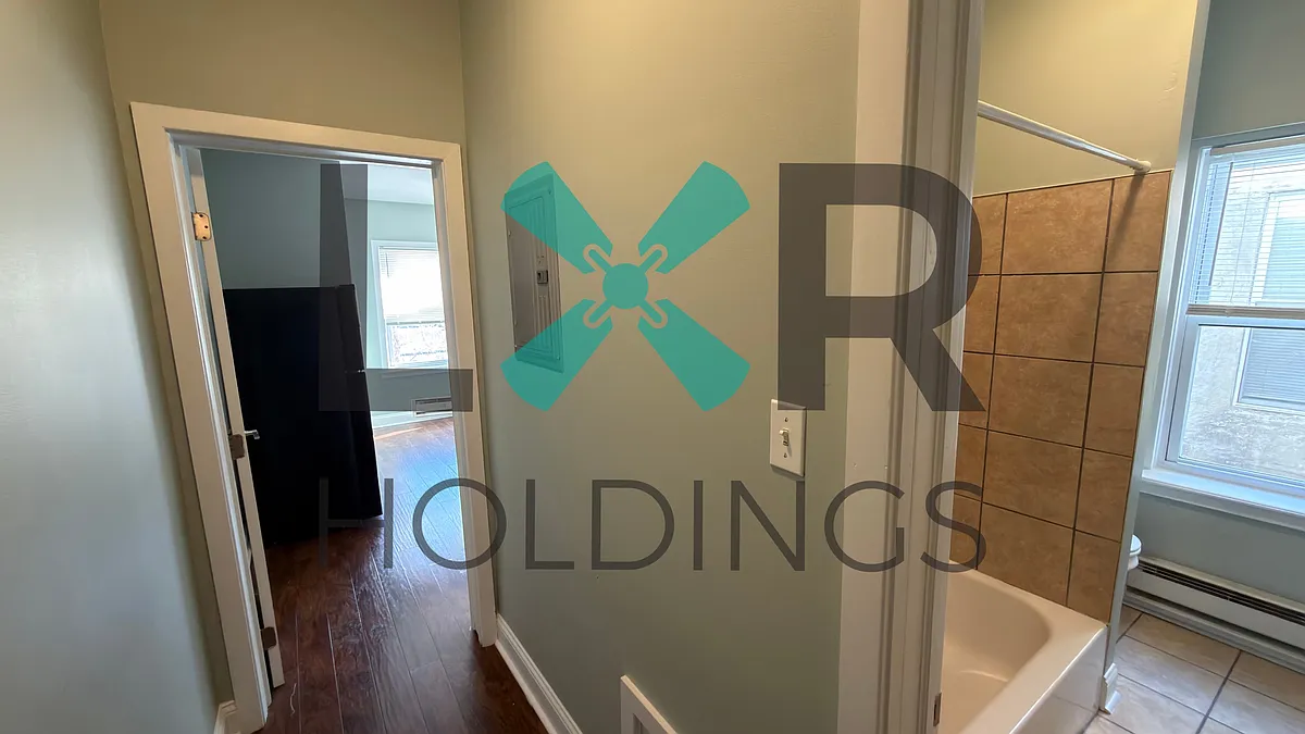Building Photo - 49 N Farson St #2R