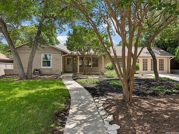 3rd image of 438 Oakleaf Drive