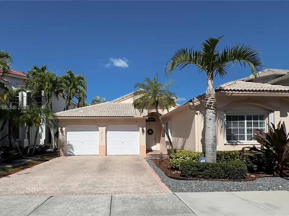 10757 NW 70th Ter, Doral, FL 33178