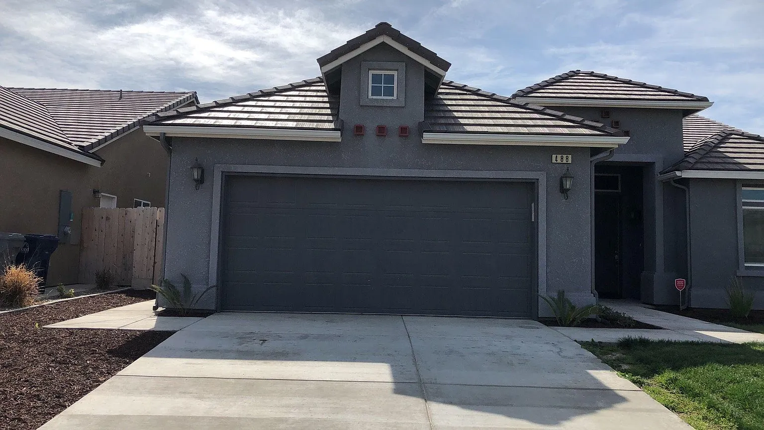 488 Hart Dr photo 1