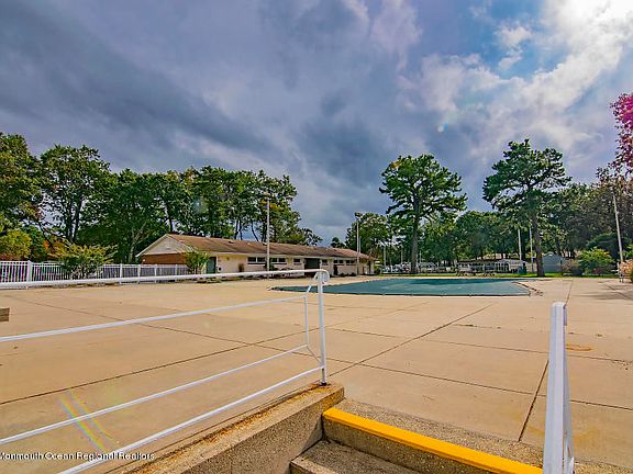 5th image of 720B Buckingham Dr #100B